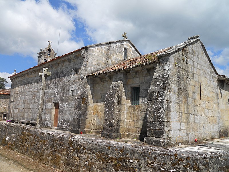 File:Iglesia de San Cristovo de Abanqueiro (8509516111).jpg