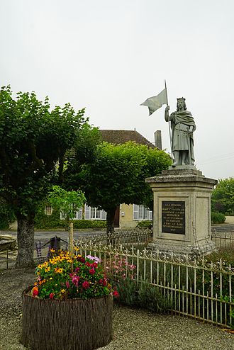 Henry I of Champagne. Igny statue d' henri le large 06680.JPG