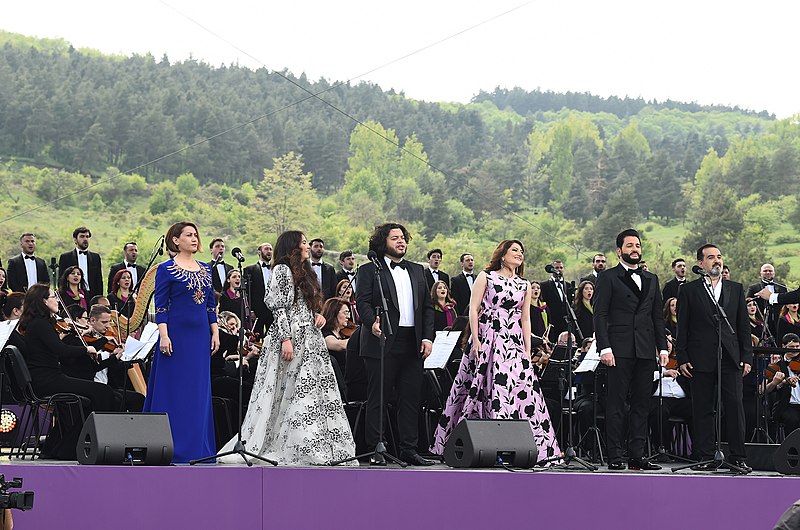 File:Ilham Aliyev and Mehriban Aliyeva attended closening of Kharibulbul Festival in Shusha 21.jpg