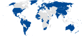 Mapa przedstawiająca członków IWC w kolorze niebieskim