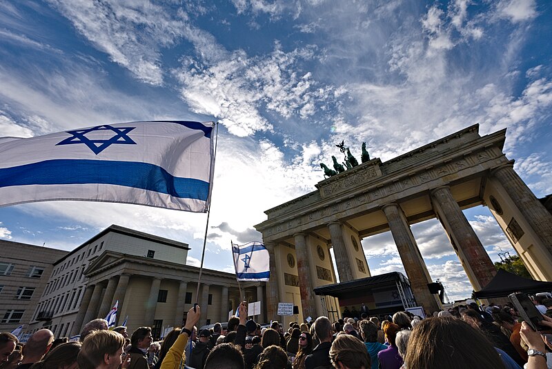 File:Israel solidarity protest Berlin 2023-10-08 98.jpg