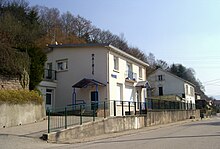 Mairie-école.