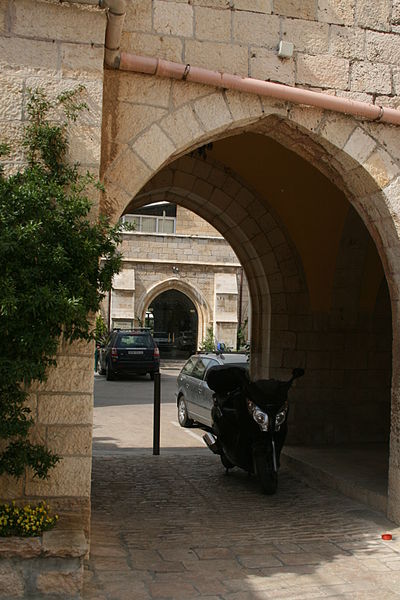 File:Jerusalem Street Scenes (9074253429).jpg