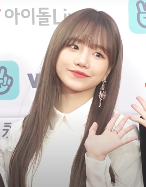 File:Jo Yuri (조유리) of IZONE (아이즈원) in Gaon chart Kpop Award 2019.png