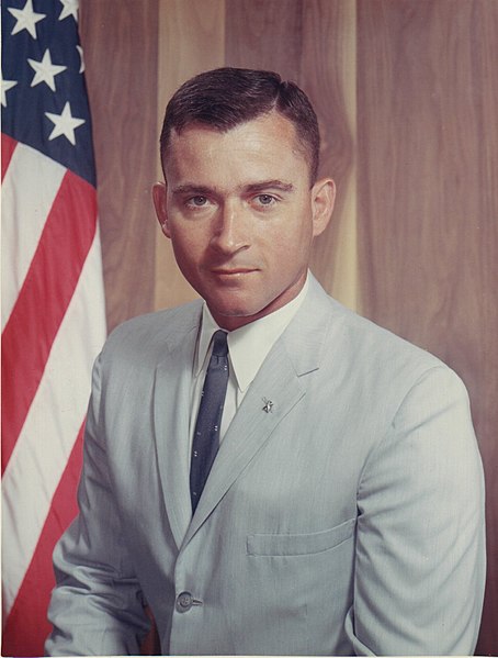 File:John Young in 1962.jpg