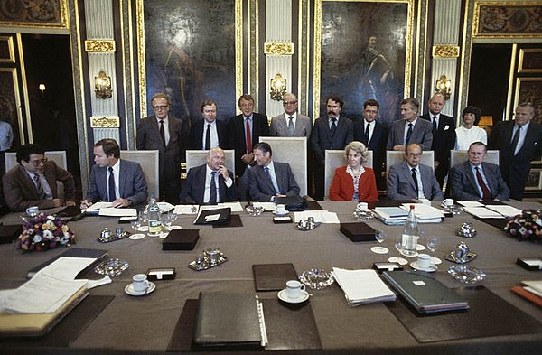 The first meeting the Second Van Agt cabinet at the Ministry of General Affairs on 11 September 1981.