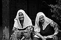2016年，穿戴白色盖头的新疆喀什老年维吾尔妇女。头巾并不遮盖颈部。