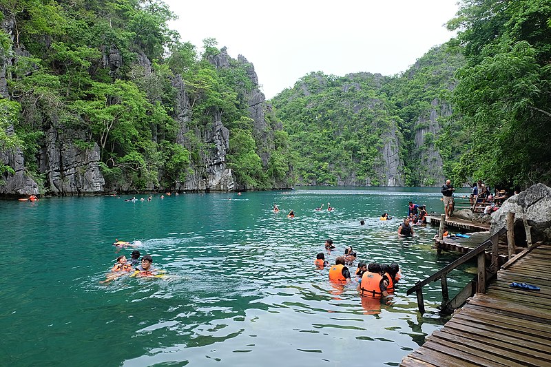 File:Kayangan Lake in Coron, Palawan.jpg