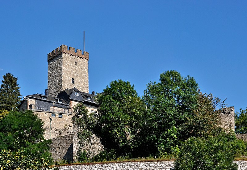 File:Kerpen (Eifel), Burg, 2011-09 CN-01.jpg