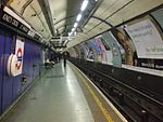 Kings Cross St Pancras stn northbound Northern line look south.JPG