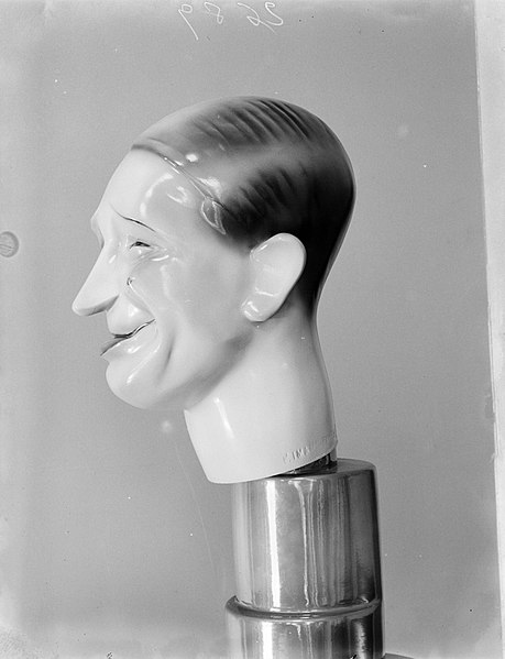 File:Kop van modepop van de fa. Imans, model Maurice Chevalier, Bestanddeelnr 252-1152.jpg