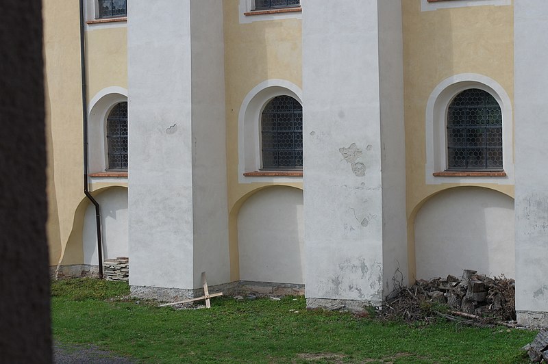 File:Kostel Zvěstování Panny Marie u augustiánského kláštera, Zaječov, okr. Beroun, Středočeský kraj 05.jpg