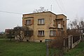 Vila číslo popisné 237 v Krauzovně, části obce Kly (pohled od jihu).