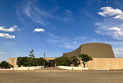 How to get to Lubbock Memorial Civic Center with public transit - About the place