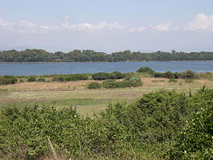 Il lago di Fogliano, formazione lacustre tra la duna antica e la duna nuova