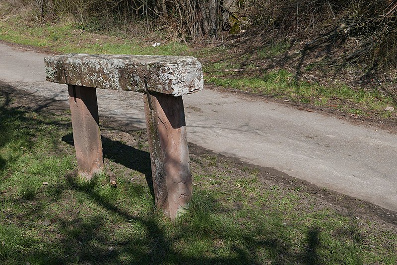 File:Landappbw 410183 1823 Bank "Gruabank" - Straßenbegleit-Infrastruktur in früheren Jahrhunderten Ortsrand von Iptingen.jpg