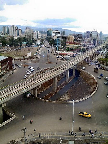 File:Light Rail Traffic Circle.jpg