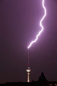 Lightning strikes the Berlin TV Tower (6078045546).jpg