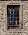 Südseite Schiff Fenster mit Inschrift links