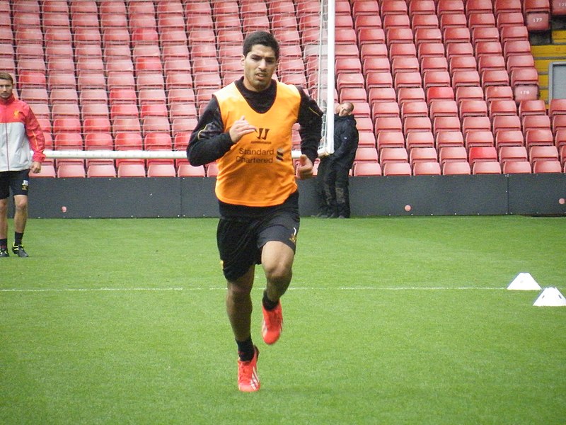 File:Luis Suarez in training 2013.jpg