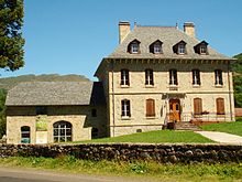 La mairie de Mandailles en 2012.