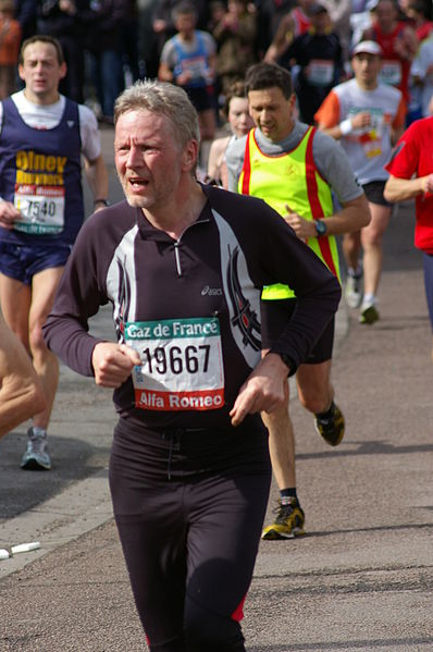 File:Marathon of Paris 2008 (2420820628).jpg