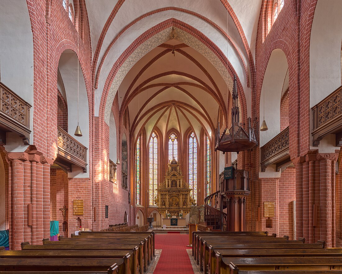 File:Maria-Magdalenen-Kirche, Eberswalde, Innenansicht, 150926, ako.jpg