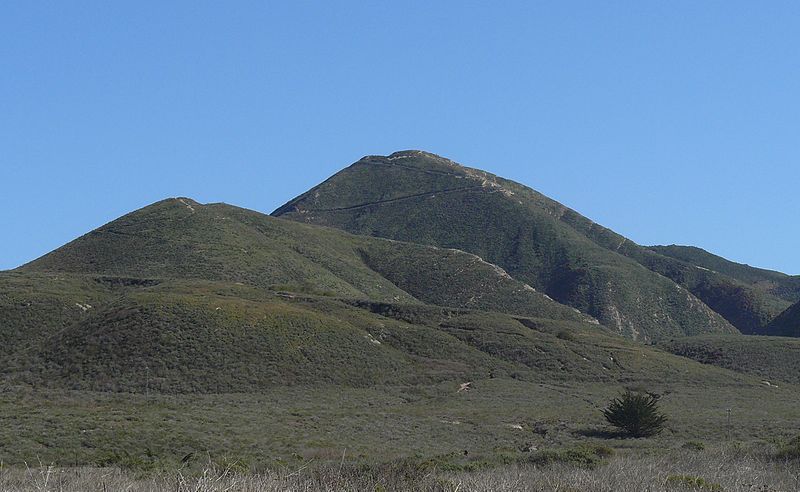 File:Marine Terraces-Montaña de Oro State Park.jpg