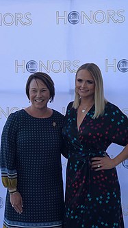 Lambert e Martha Roby ai RIAA Honors del 2019