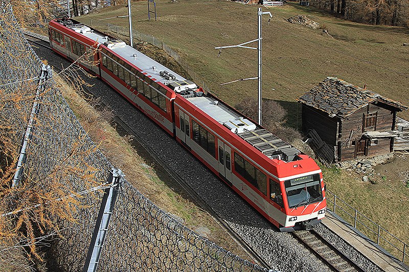 File:Matterhorn Gotthard Bahn Zematt Shuttle (45301099034).jpg