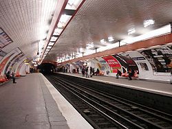 Metro de Paris - Ligne 2 - Pere Lachaise 01.jpg