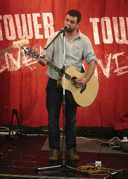 File:Mick Flannery live.JPG