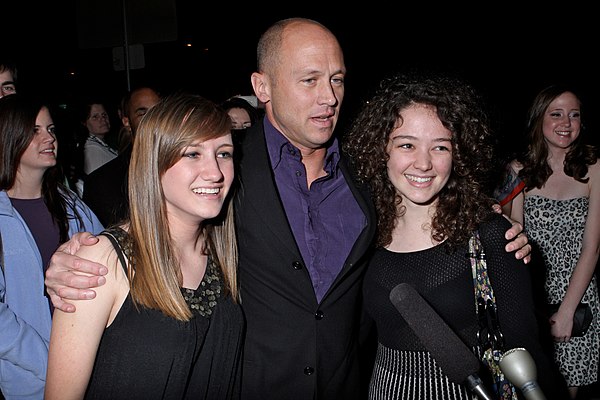 Judge with his daughters at the Paramount Theatre (Austin, Texas), February 8, 2009