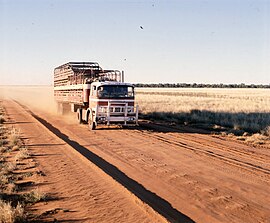 Mitchell Highway, Cunnamulla - Charleville (1979).jpg