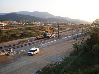 Español: Vehículos biviales en la construcción de la LAV mixta Barcelona-Figueres en Mollet del Vallès.