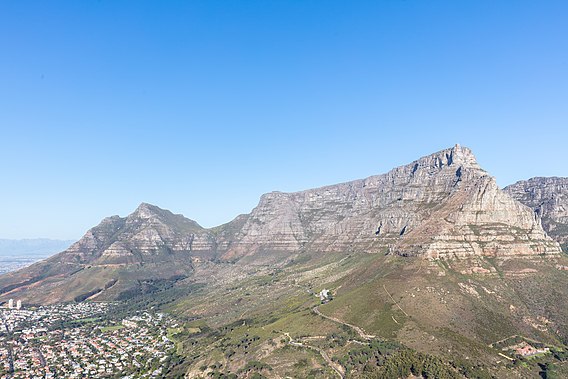 Montaña de la Mesa desde Cabeza de León, Sudáfrica, 2018-07-22, DD 33.jpg