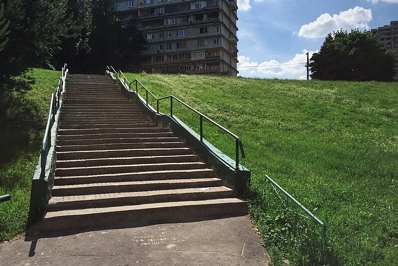 File:Moscow, North Chertanovo, experimental buildings (31311371382).jpg