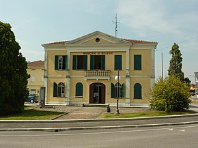 Municipio di Mezzani.JPG