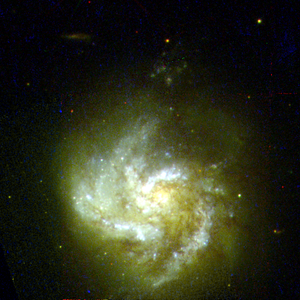 NGC 2415 hst 06862 08602 09124 R814G555B300.png