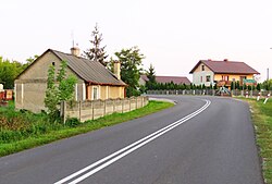 Straßenhäuser in Nowe Mostki