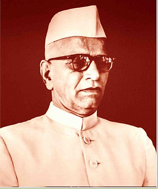 <span class="mw-page-title-main">Narhar Vishnu Gadgil</span> Indian politician (1896–1966)