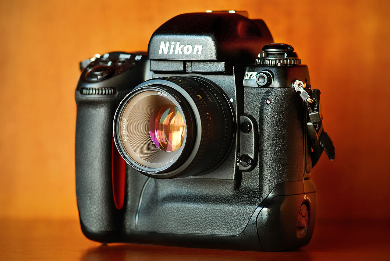 File:Nikon F5.jpg - Wikimedia Commons
