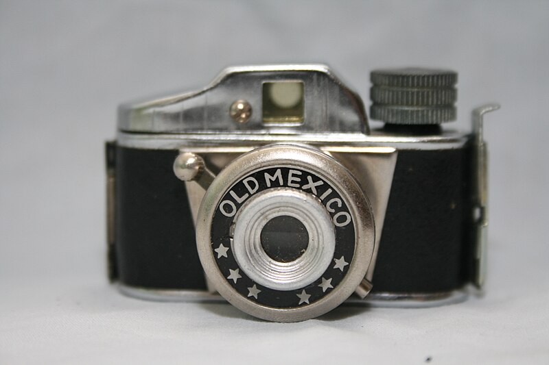 File:Old Mexico camera (8) (6212350657).jpg