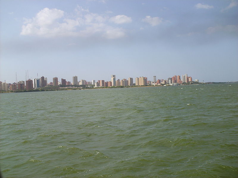 File:Orilla de Maracaibo y el lago.JPG