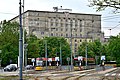 Budynek widziany z pętli tramwajowej na placu Narutowicza