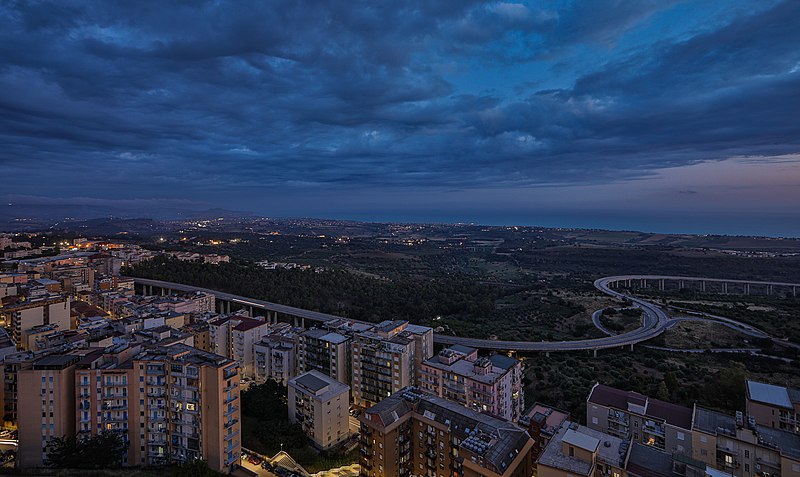 File:Panorama Agrigento.jpg