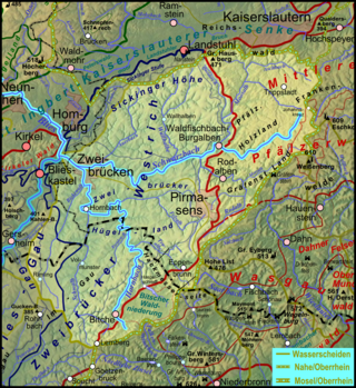 Cursul râului (jos stânga)