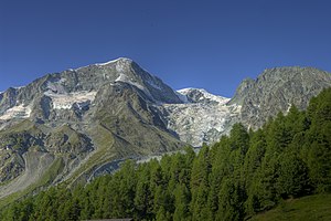 Pigne d'Arolla and Glacier de Tsijiore Nouve (center) from the north