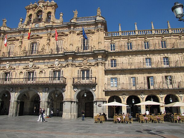 Unamuno was often in the terrace of the Café Novelty, founded in 1905, in the Plaza Mayor of Salamanca.