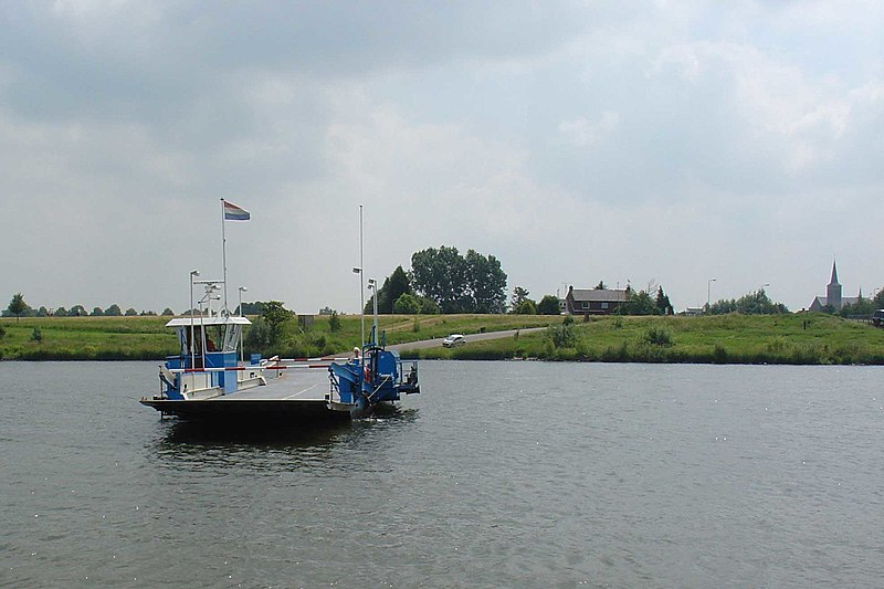 File:Pont over de Maas bij Grubbenvorst en Velden.jpg